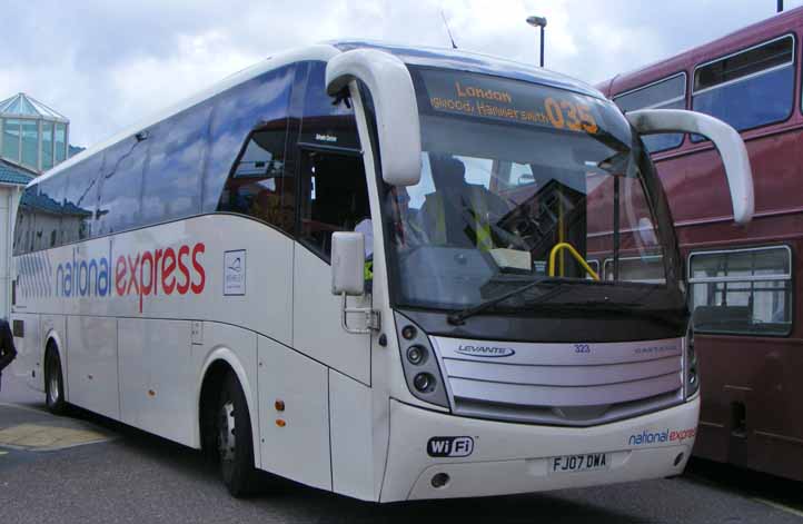 Yellow Buses National Express Volvo B12B Caetano Levante 323